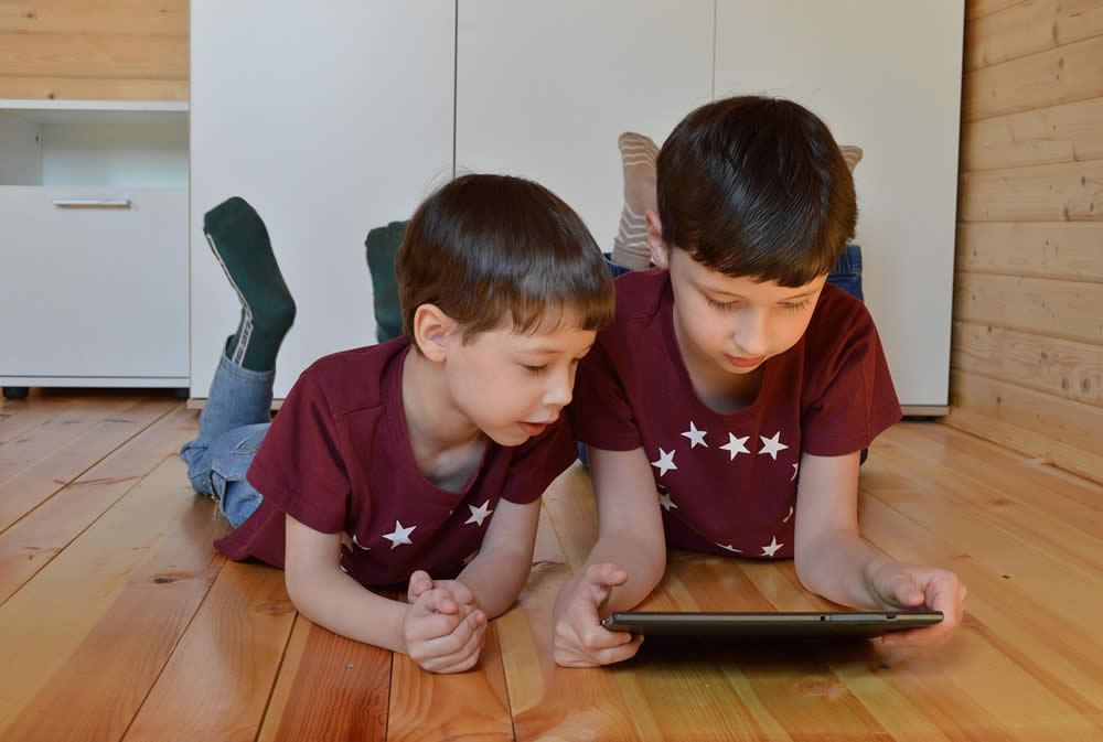 Idade certa para dar um tablet para o filho: Um guia para pais 1 idade certa para dar um tablet para o filho