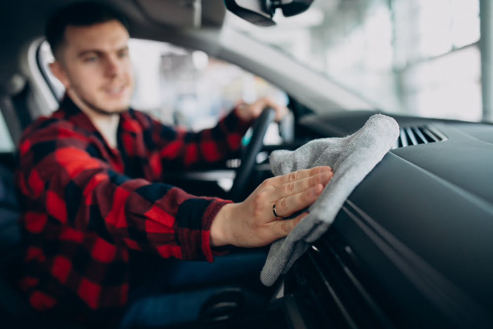 Cuidados com a interna do carro que você precisa ter para manter conservado!