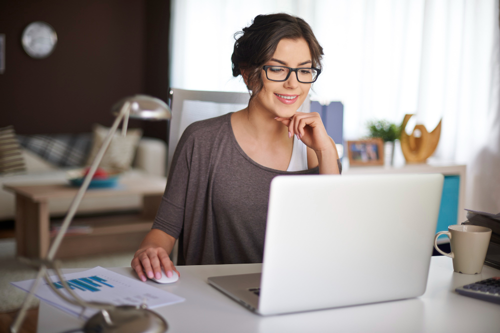 5 vantagens da internet de fibra para quem trabalha em home office