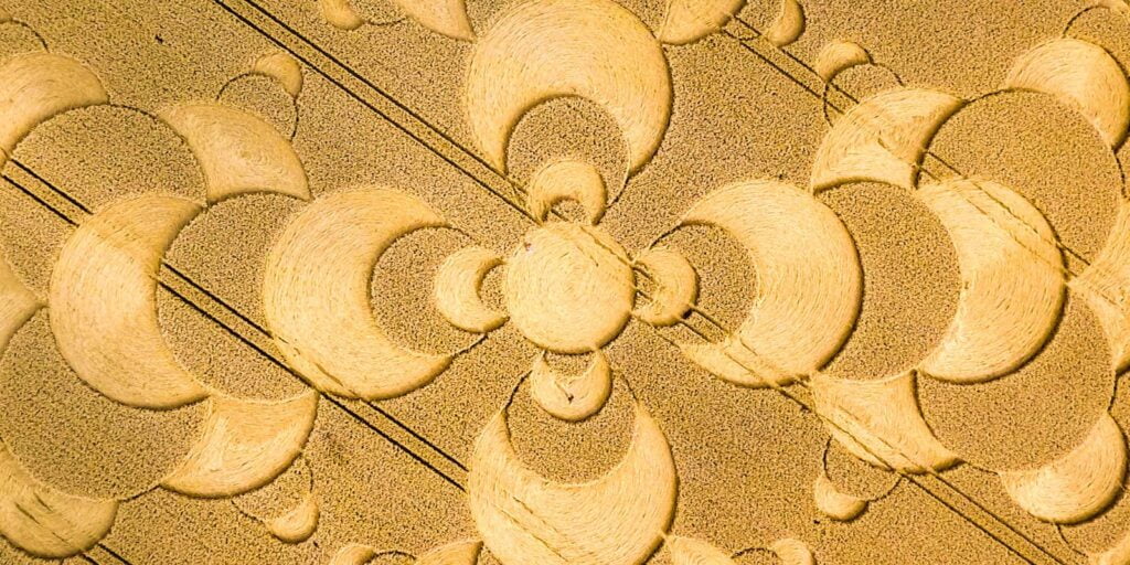 10 locais históricos na Inglaterra onde círculos nas plantações (e outras coisas estranhas) acontecem regularmente 11 10 locais históricos na Inglaterra onde círculos nas plantações (e outras coisas estranhas) acontecem regularmente