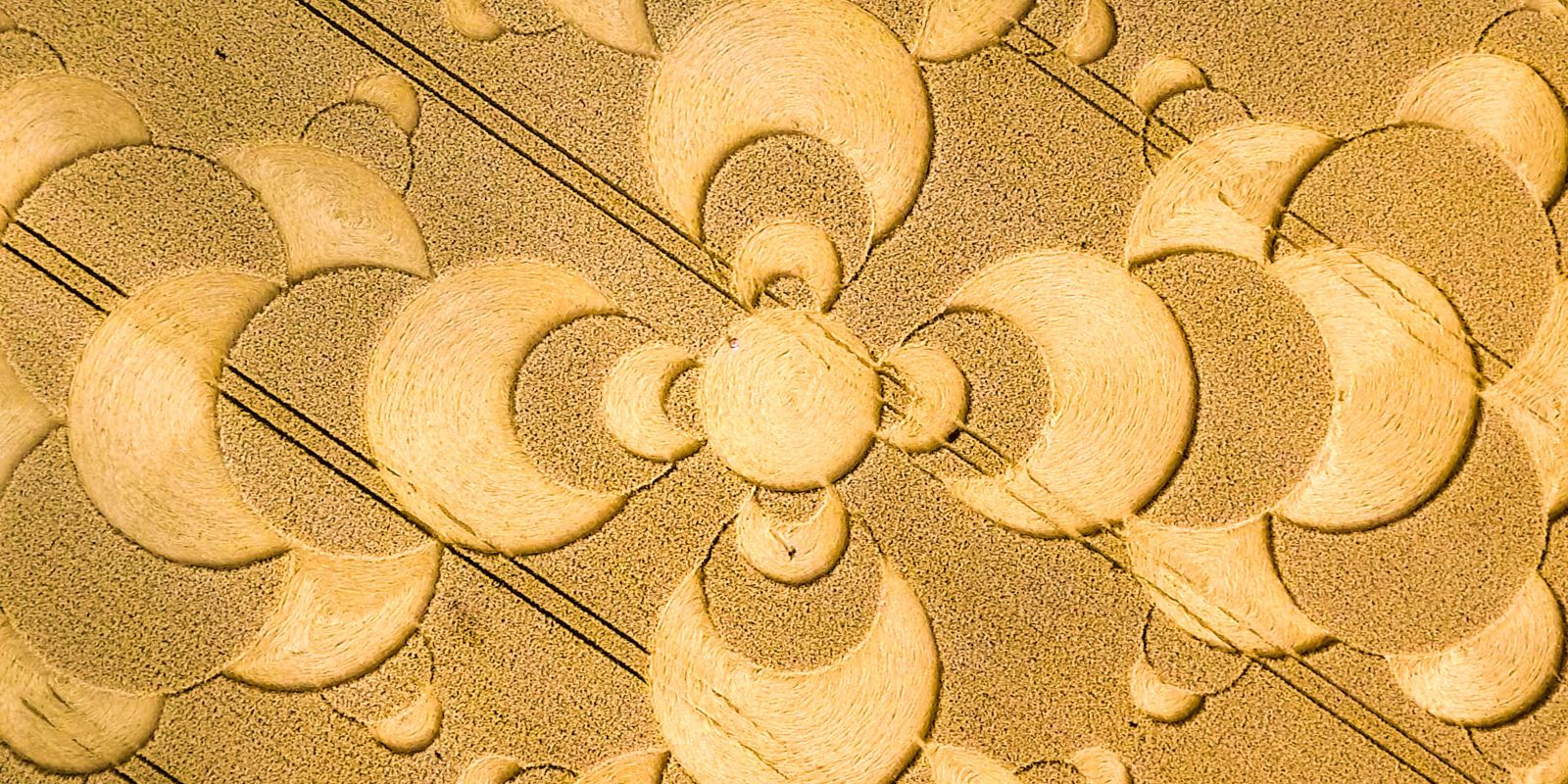 10 locais históricos na Inglaterra onde círculos nas plantações (e outras coisas estranhas) acontecem regularmente 1 10 locais historicos na Inglaterra onde circulos nas plantacoes e