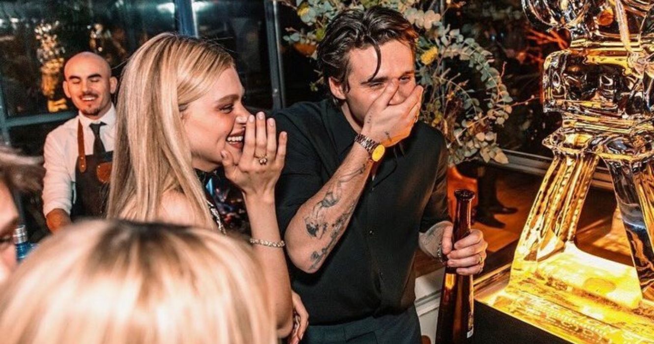 15 fotos extravagantes de (filho de David e Victoria Beckham) festa de 21 anos do Brooklyn na Inglaterra 1 Brooklyn Beckham e a namorada Nicola Peltz na festa de 21 anos do Brooklyn na Inglaterra