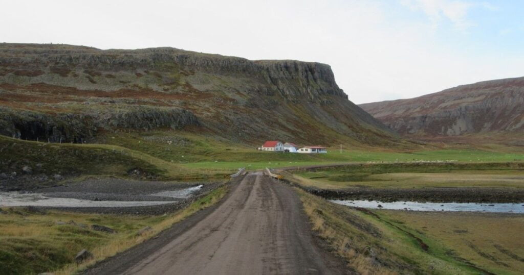 9 coisas únicas e interessantes que só podem ser encontradas na Islândia 17 Bildudalur, Vestvirdir, Iceland