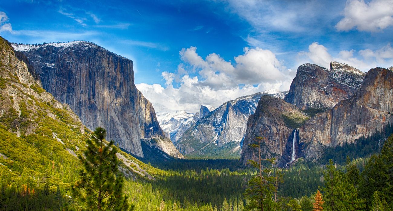 Cordilheira de Sierra Nevada: o lar de inúmeras maravilhas naturais 1 Vale de Yosemite em Sierra Nevadas