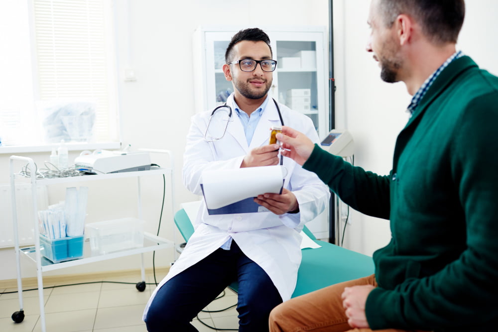 Médico Urologista: O que é? Quais cirurgias ele realiza? 4 visiting doctor