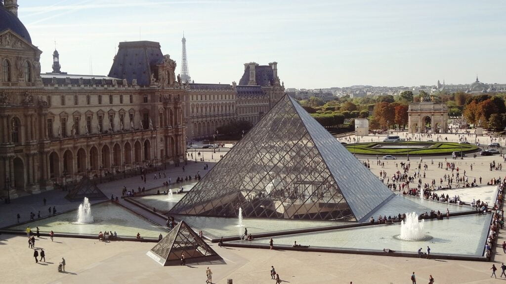 Ingresso para Museu do Louvre: Quanto custa, onde e como comprar? 1 Museu do Louvre