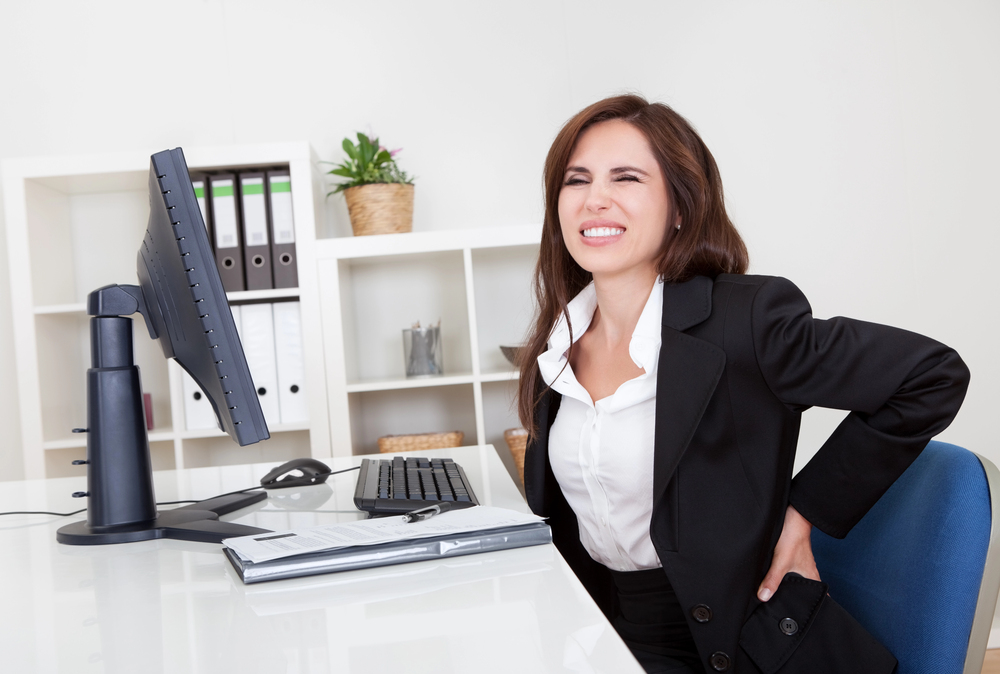 Como evitar dor nas costas depois de ficar sentado por tempo? 2 Dor nas costas depois de trabalhar 2